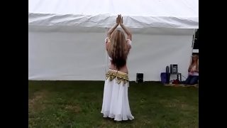 Pregnant Belly Dancer – Oud